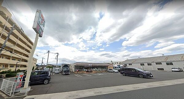 セブンイレブン綾瀬小園中央店 徒歩5分。 340m