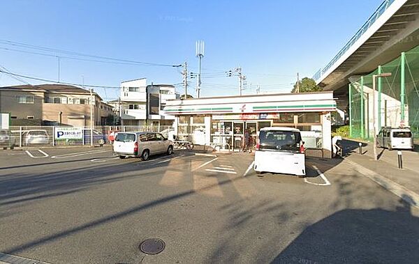 セブンイレブン横浜東川島町店 徒歩7分。 550m