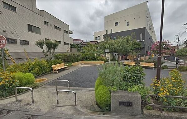 二ツ橋谷公園 徒歩4分。 270m