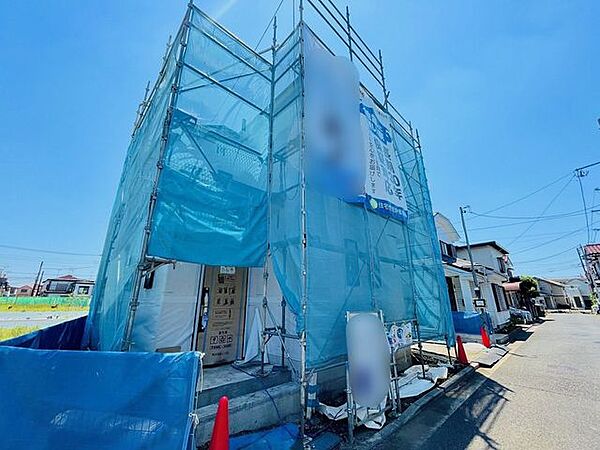 前面道路含む外観