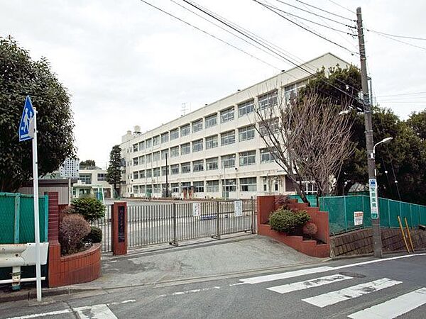 横浜市立中沢小学校 徒歩10分。 780m