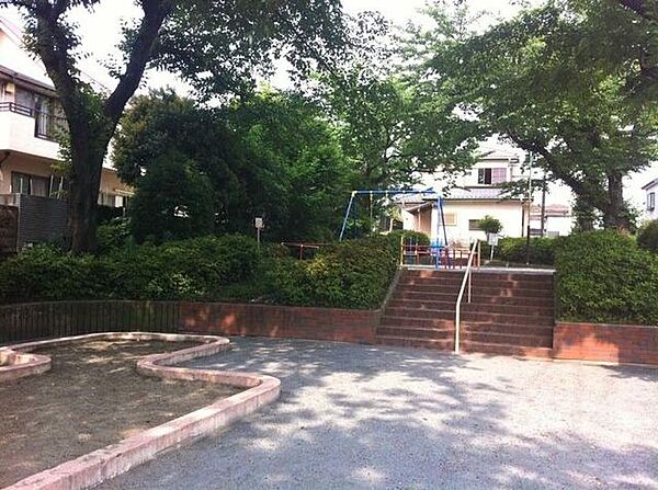 三ツ境第二公園 徒歩5分。 400m