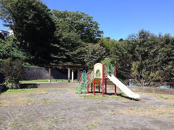 宮谷西公園 徒歩10分。 780m