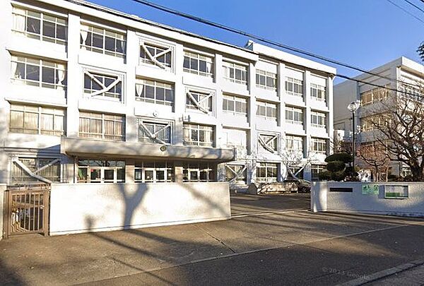 藤沢市立秋葉台中学校 徒歩11分。 820m