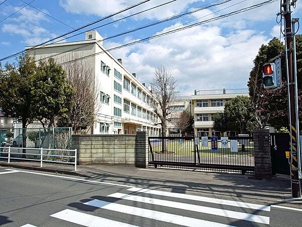 横浜市立三ツ境小学校 徒歩8分。 620m