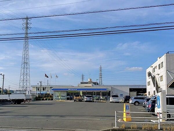 ローソン 大和下鶴間二丁目店 徒歩3分。 190m