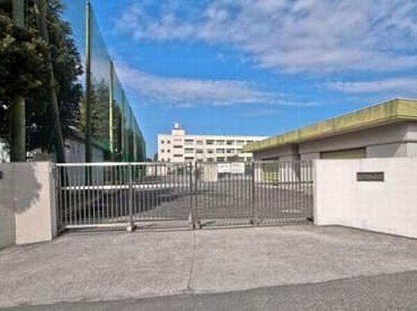 横浜市立豊田中学校 徒歩12分。 910m