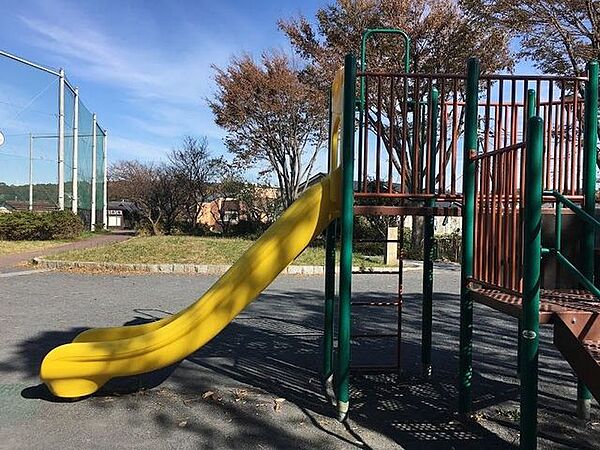 豊田中央公園 徒歩15分。 1140m