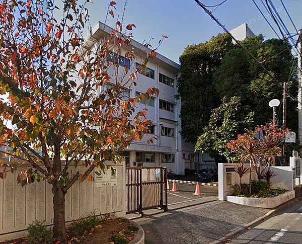 藤沢市立明治中学校 徒歩12分。 940m