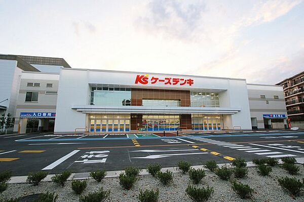 ケーズデンキ辻堂店 徒歩5分。 370m