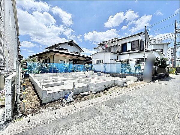 前面道路を含む外観現況