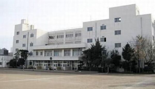 大和市立引地台中学校 徒歩7分。 490m