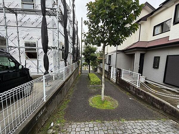 前面道路含む外観