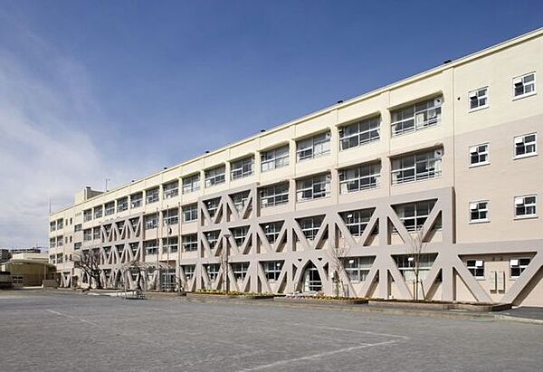 横浜市立川上北小学校 徒歩20分。 1570m
