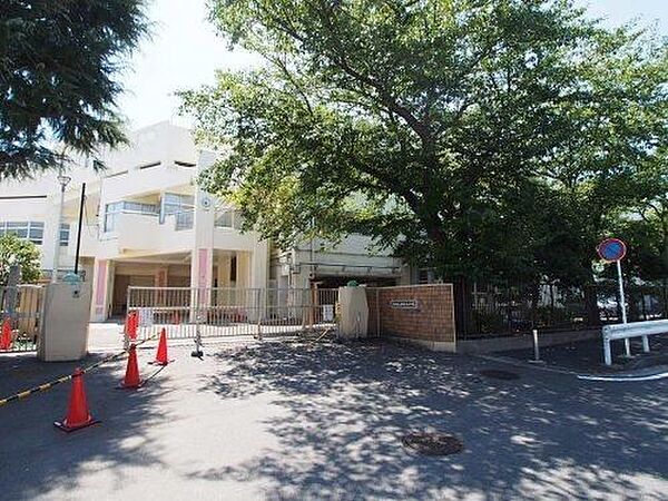 横浜市立初音が丘小学校 徒歩9分。 700m
