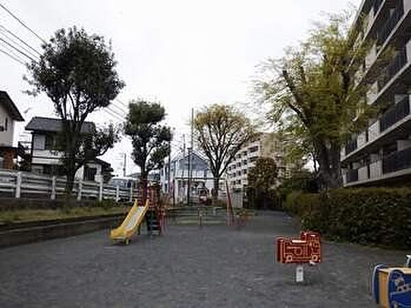 法泉一丁目公園 徒歩3分。 250m