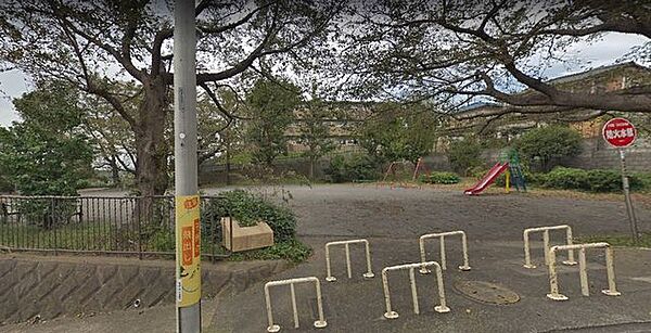 上白根おもて公園 徒歩6分。 500m