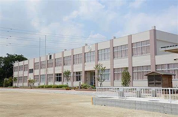 大和市立桜丘小学校 徒歩10分。 790m