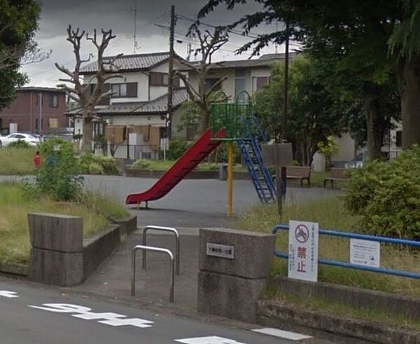 下瀬谷第一公園 徒歩8分。 630m