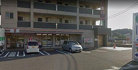 セブンイレブン横浜鶴ヶ峰本町南店 徒歩4分。 300m