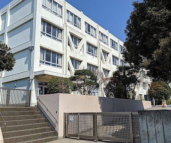 藤沢市立御所見小学校 徒歩28分。 2200m