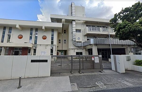 横浜市立岩崎小学校 徒歩7分。 550m