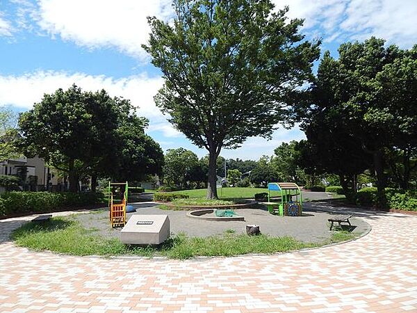 領家三丁目公園 徒歩2分。 160m