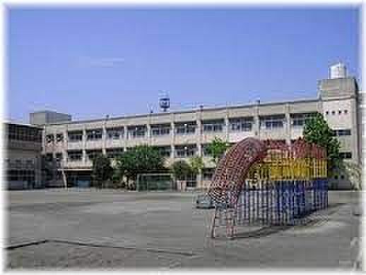 横浜市立境木小学校 徒歩7分。 520m