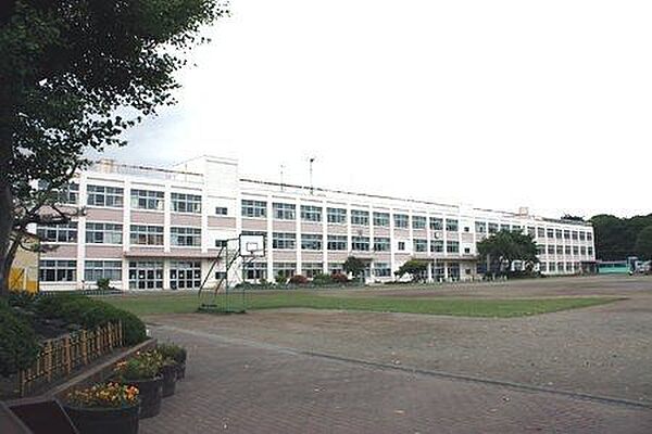 大和市立深見小学校 徒歩8分。 570m