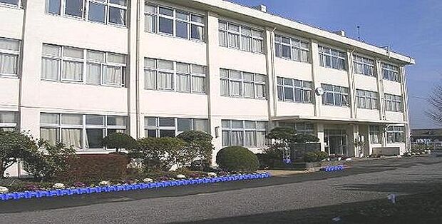 綾瀬市立天台小学校 徒歩9分。 700m