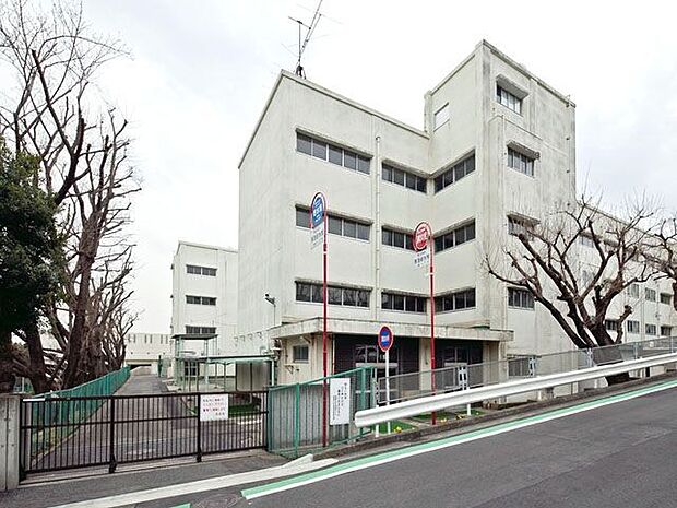 横浜市立希望が丘中学校 徒歩4分。 300m
