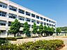 周辺：横浜市立岡津小学校 徒歩8分。 640m