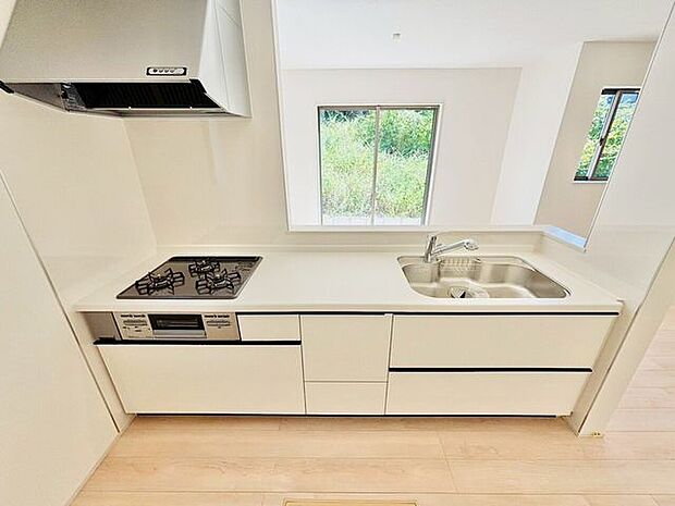 カウンターキッチンで、お食事の準備をお子様に手伝ってもらいながら話もでき、とても便利です。