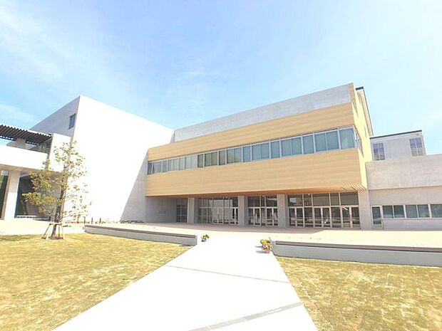 瀬戸市立にじの丘小学校瀬戸市立にじの丘小学校 960m