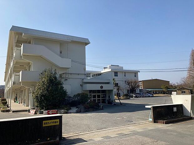 多治見市立根本小学校多治見市立根本小学校 3290m