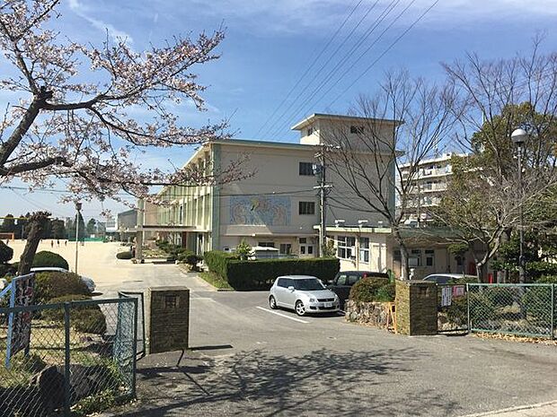 瀬戸市立長根小学校瀬戸市立長根小学校 950m