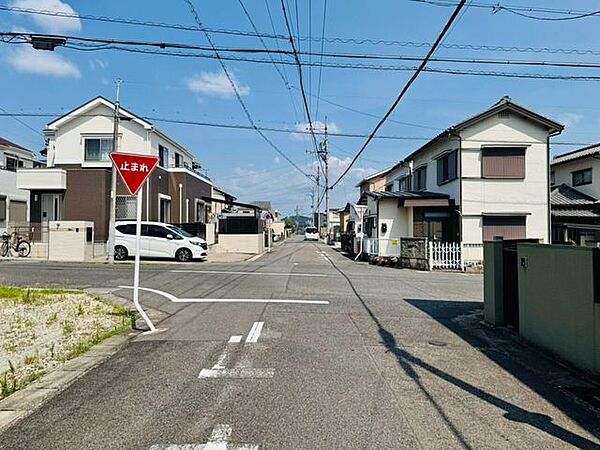 【オール電化・太陽光パネル設置】北城小・南城中！並列駐車2台！納戸・ロフト付の3LDK+S！