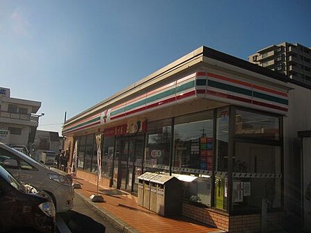 セブンイレブン瀬戸北松山町店 790m
