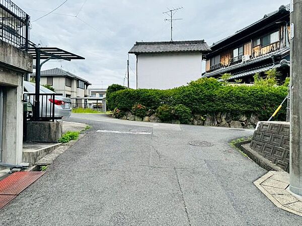 【LDK約16帖！】4LDK！三郷小・東中！並列駐車2台可能！スーパー徒歩約6分と生活に便利な立地！