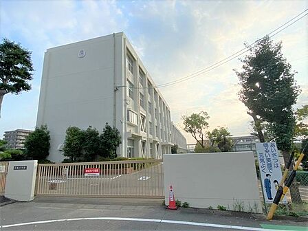 尾張旭市立 白鳳小学校 550m