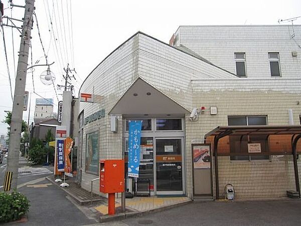 瀬戸陶原郵便局郵便、貯金、保険の窓口サービスが一通り揃い、日常の各種手続きや発送に便利な郵便局です。ATMも設置されており、日々のお金の管理にも重宝します。地域に密着し、暮らしの安心を支えてくれる…