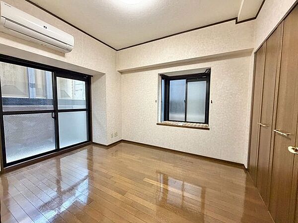 2面採光で明るい室内は、光だけでなく心地よい風が通り抜けるのも大きな魅力です。換気がしやすく、1年中いつでも快適でクリーンな空気環境をキープ。心からゆったりとリラックスして過ごせます。