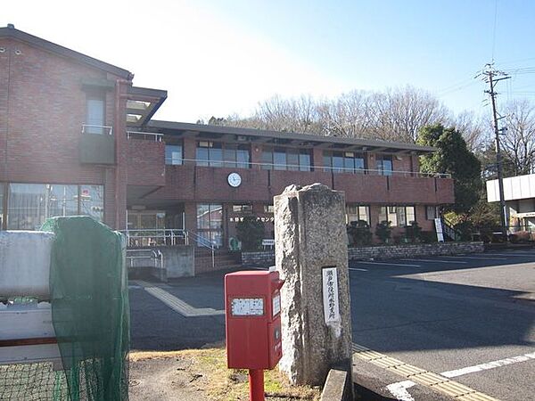 瀬戸市役所　水野支所各種証明書の発行や届出の手続きなど、身近な行政サービスをスムーズに利用できる便利な窓口です。本庁まで行かずに用事を済ませられるため、地域住民の快適な暮らしと日々の利便性を支える…