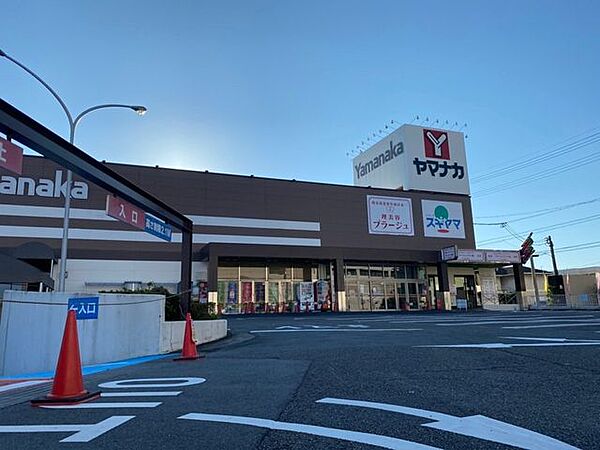 ヤマナカ三郷店毎日の食材選びに欠かせない、身近にあると嬉しいスーパーマーケット。ちょっとしたお買い物はもちろん、日々の買い出しにも気軽に立ち寄ることができ、暮らしを快適にサポートしてくれます…