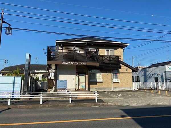 しばた歯科・矯正医院身近な場所に歯科医院が整っている環境は、日々の定期健診や歯の健康維持に大変便利です。小さなお子様から大人まで、家族みんなが長く安心して通うことができる心強い周辺施設です…