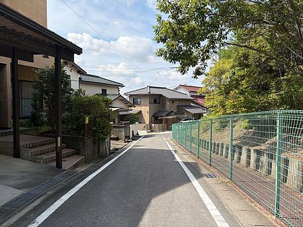 【縁側付き和室のある、落ち着いた住空間】5DK！駐車3台可（車種による）！駅・スーパー徒歩15分圏内