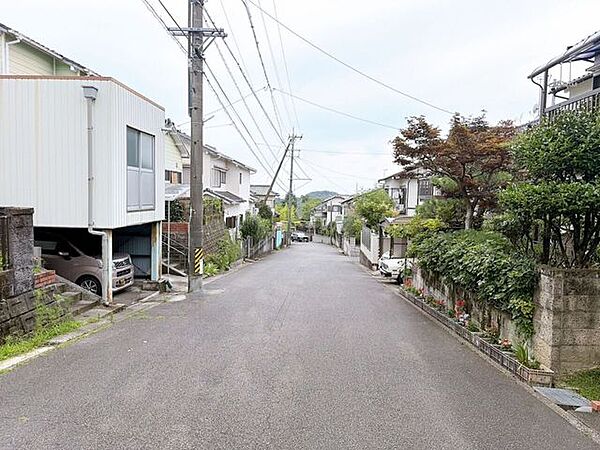 【建築条件なし！】前面道路が約6ｍあり、車の出し入れもラクラク！お好きなハウスメーカーで建築可能！