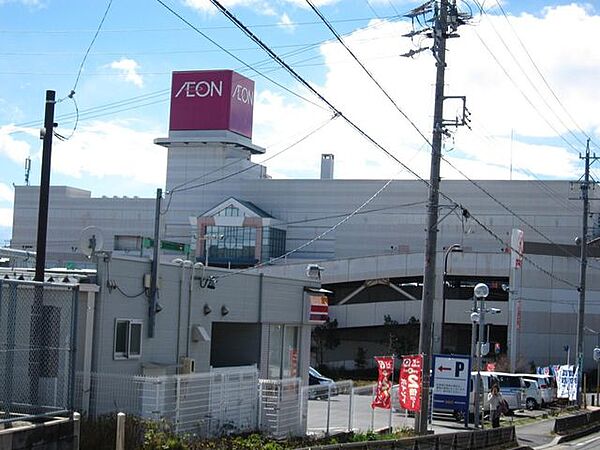 イオン瀬戸みずの店食料品や日用品、衣料品まで揃う、ショッピングモール併設の総合スーパーです。多様な専門店や飲食店、サービスが1カ所に集結。周辺住民の便利で快適な日常と豊かな暮らしを足元から支える心…