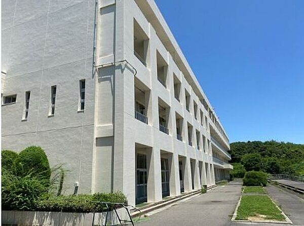 知多市立旭南中学校 1810m