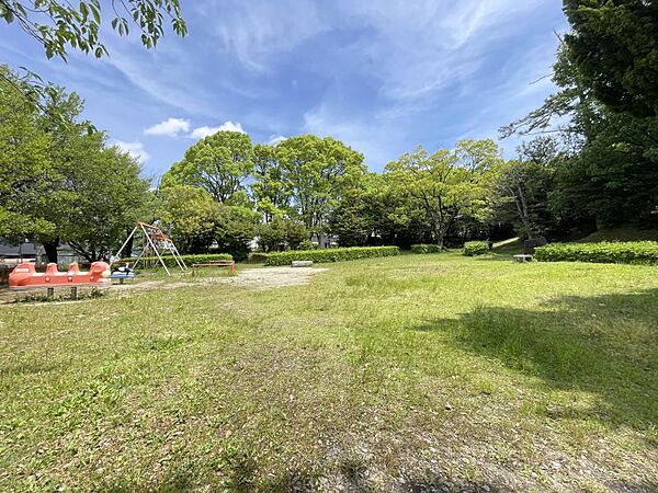 柊公園まで徒歩約14分（約1100m）